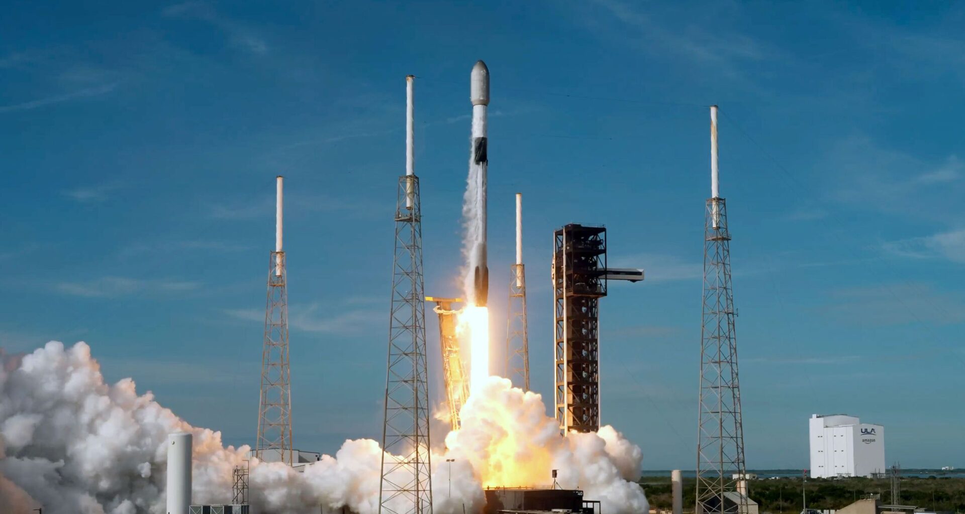 SpaceX launches 29 Starlink satellites from Florida just hours after Blue Origin rocket explosion (video)