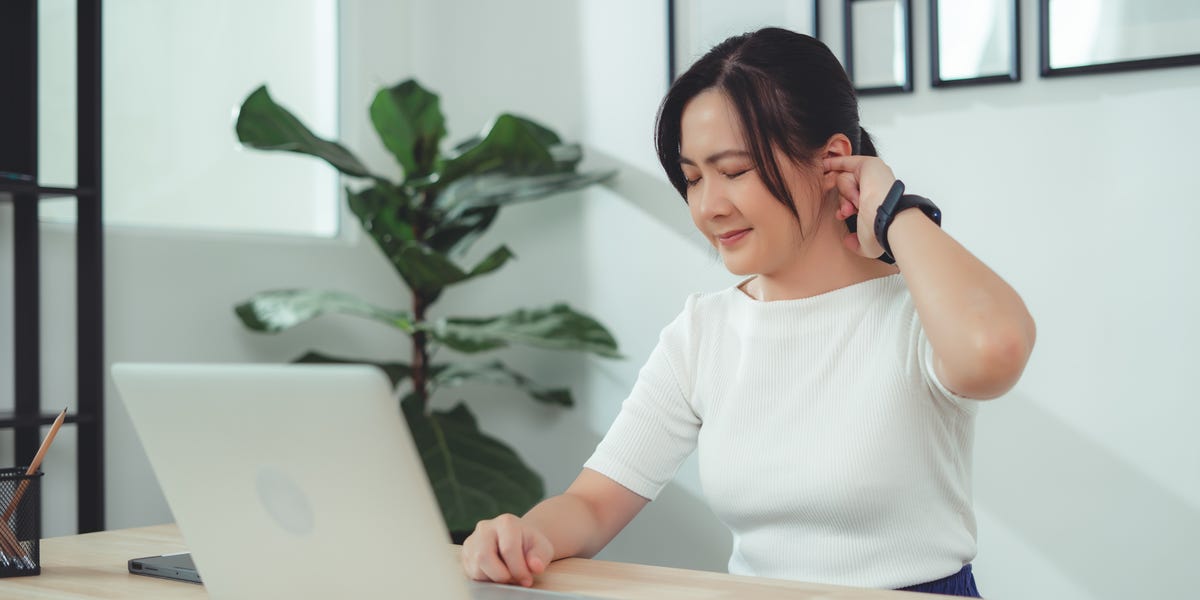 Doctors Explain How to Unclog Your Ears