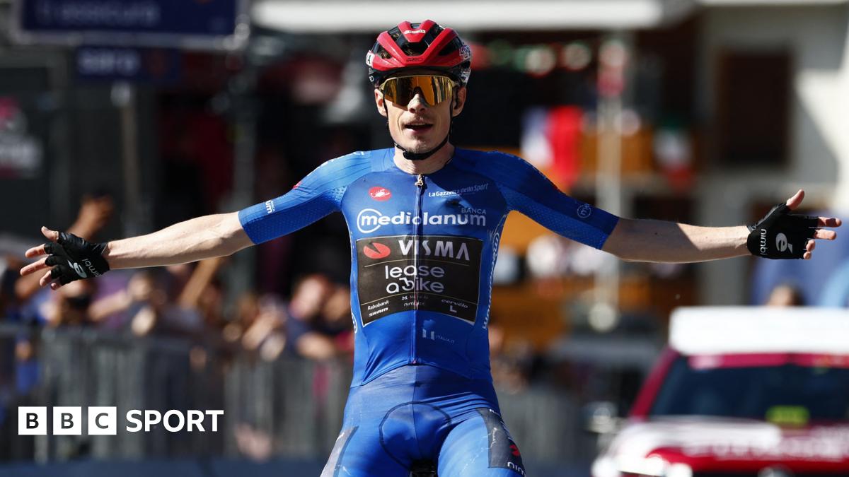 Jonas Vingegaard celebrates winning stage 14 of 2026 Giro d'Italia