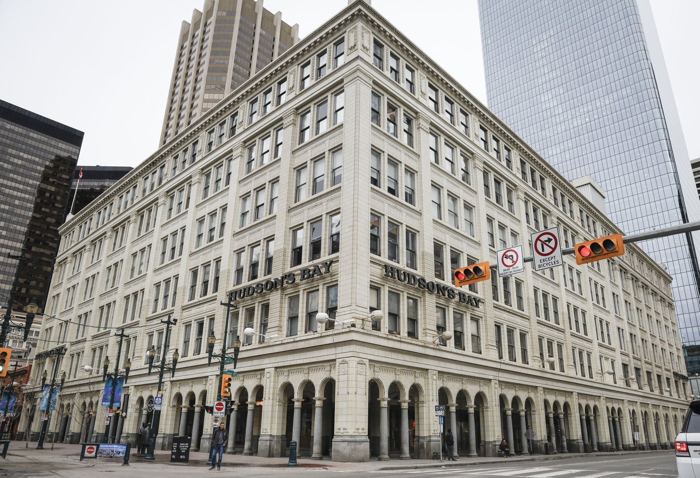 Buyers emerge for HBC stores in downtown Calgary, Ottawa, Vancouver: court docs