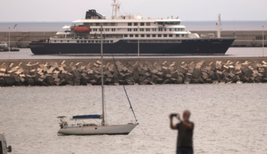Hantavirus-hit ship sets sail for Netherlands as final passengers evacuated