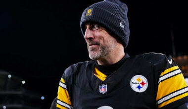 Aaron Rodgers returns: Quarterback reunites with Mike McCarthy, signs with Steelers for 22nd season in NFL