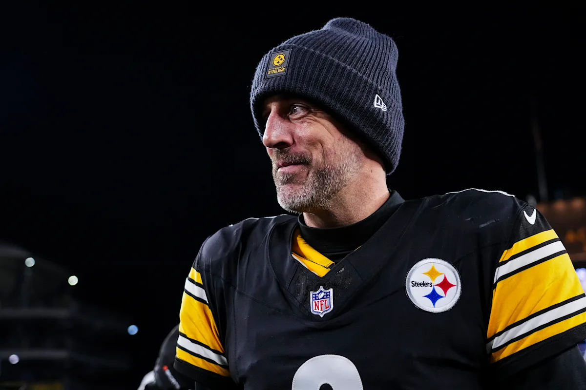 Aaron Rodgers returns: Quarterback reunites with Mike McCarthy, signs with Steelers for 22nd season in NFL