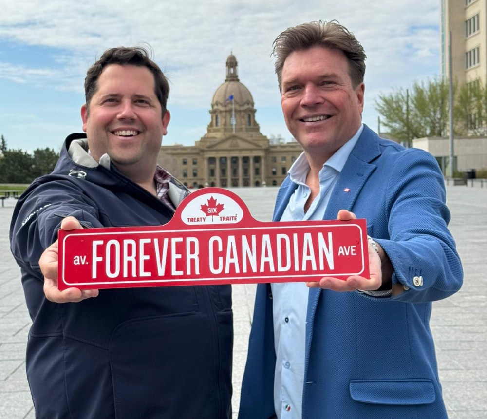 Edmonton City Coun. Michael Janz, left, and head of the pro-federalist