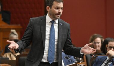 Parti Québécois leader worries — without proof — that Ottawa is spying on his party