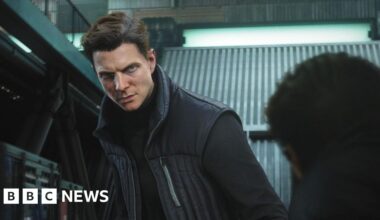 007 First Light: James Bond game redefines iconic British spy - BBC