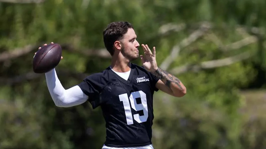 Arizona Cardinals quarterback Carson Beck