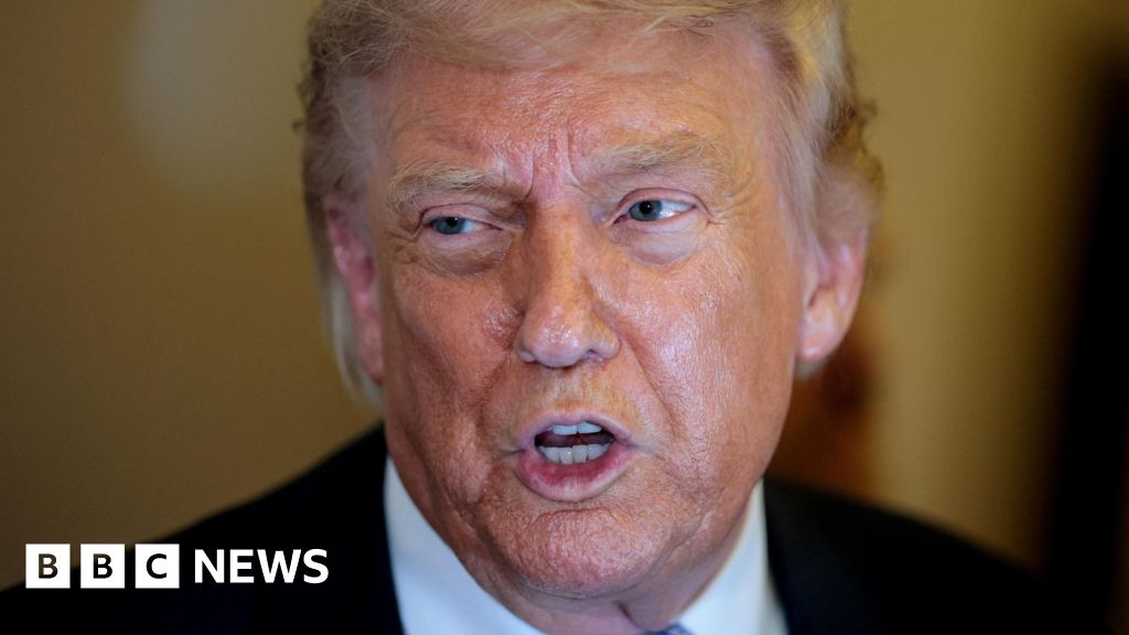 Trump warns 'clock is ticking' for Iran as peace progress stalls - BBC