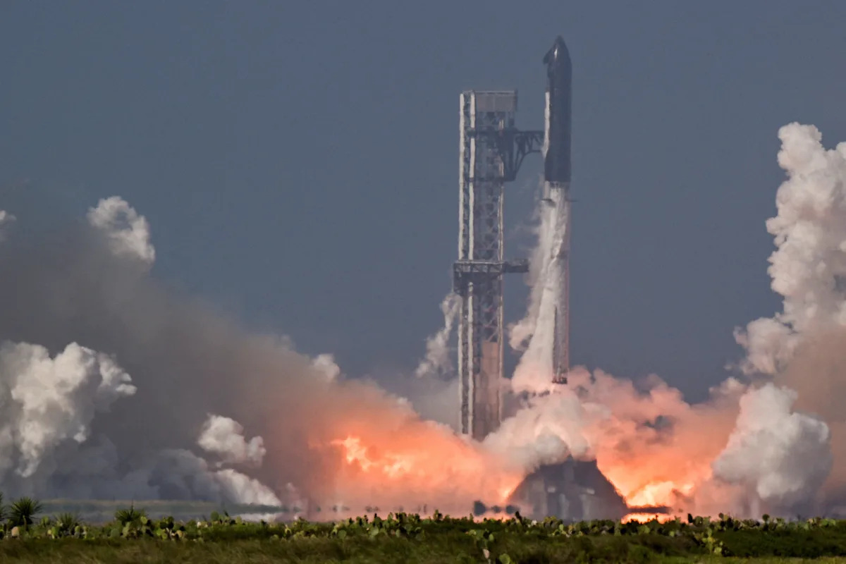 Starship grounded as SpaceX investigates Super Heavy booster failure