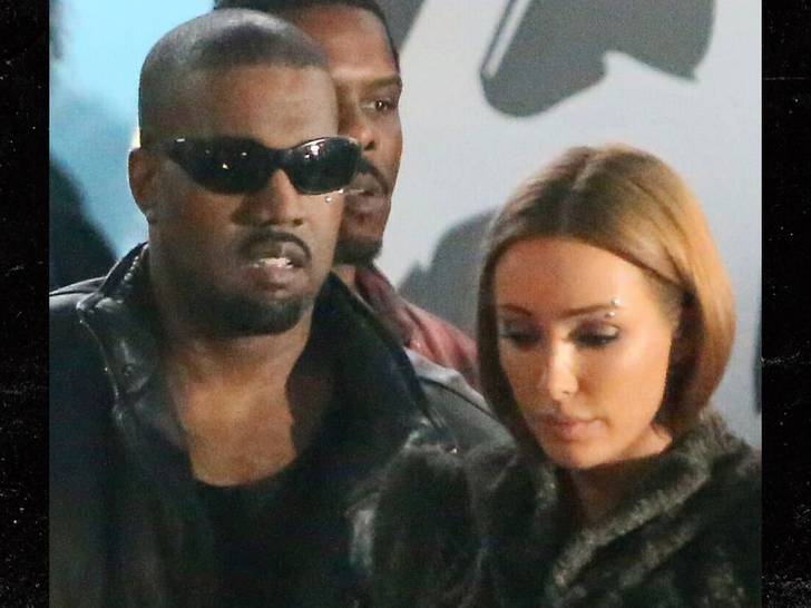 kanye west bianca censori X17