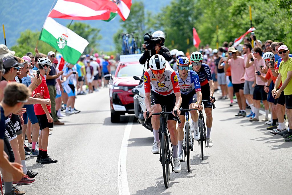 PIANCAVALLO, ITALY - MAY 30: (L-R) Derek Gee-West of Canada and Team Lidl - Trek, Jai Hindley of Australia and Team Red Bull - BORA - hansgrohe and Felix Gall of Austria and Team Decathlon CMA CGM compete in the chase group during the 109th Giro d&amp;apos;Italia 2026, Stage 20 a 200km stage from Gemona del Friuli to Piancavallo 1289m / #UCIWT / on May 30, 2026 in Piancavallo, Italy. (Photo by Tim de Waele/Getty Images)