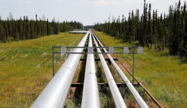 Ottawa suggests letting cabinet green-light pipelines before technical assessments happen