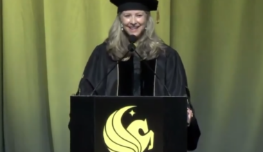 Graduation Speaker Says AI Is 'The Next Industrial Revolution,' Immediately Drowned Out by Booing Students