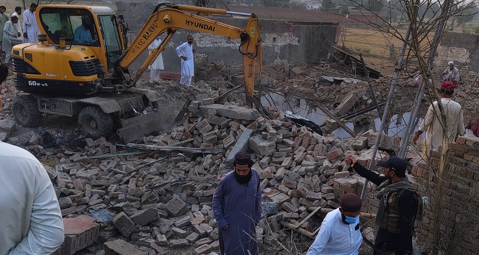 Car bomb attack and ambush in northwest Pakistan kills at least 12 police | Armed Groups News