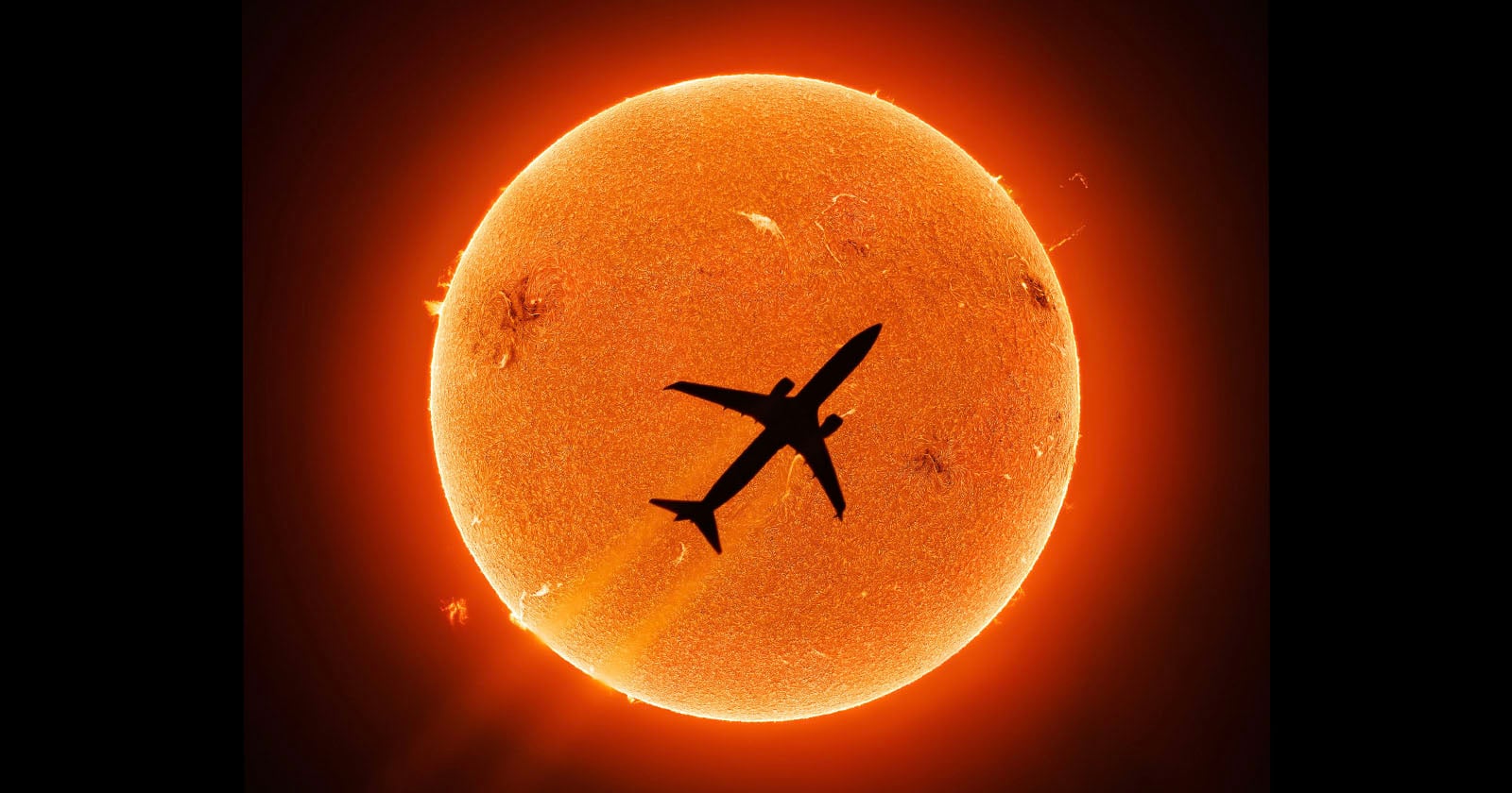 Photographer Takes One in 1.7 Million Photo of Airplane Transiting the Sun