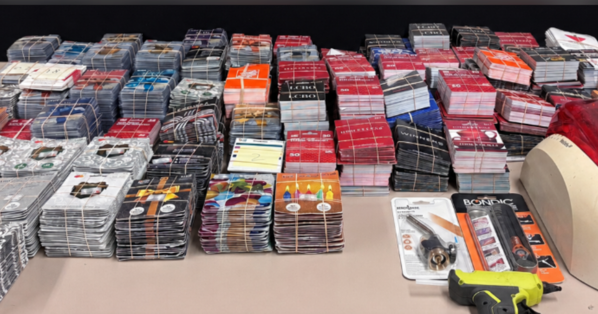 Ontario gift card scam: 2 arrested
