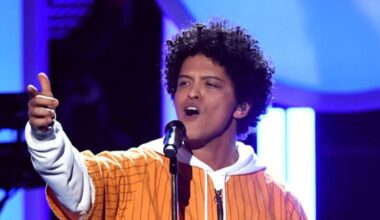 Bruno Mars Toronto concert postponed due to weather