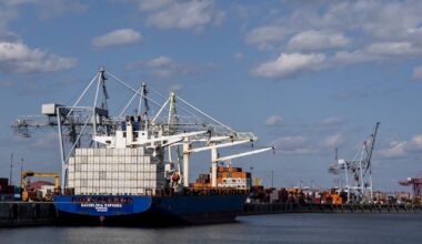 Canada trade surplus in March as crude prices, gold exports jump