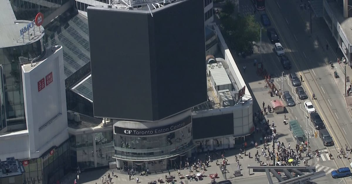 Power outage reported across Toronto's downtown core
