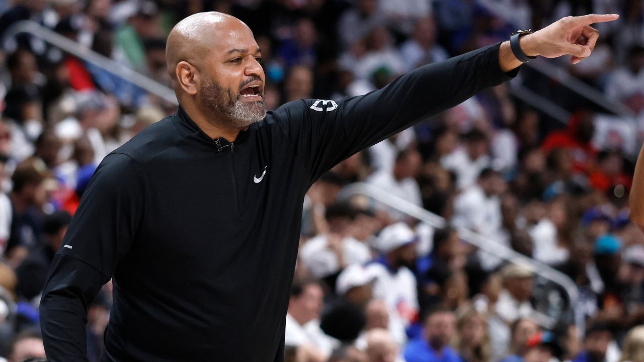 Pistons extend head coach J.B. Bickerstaff