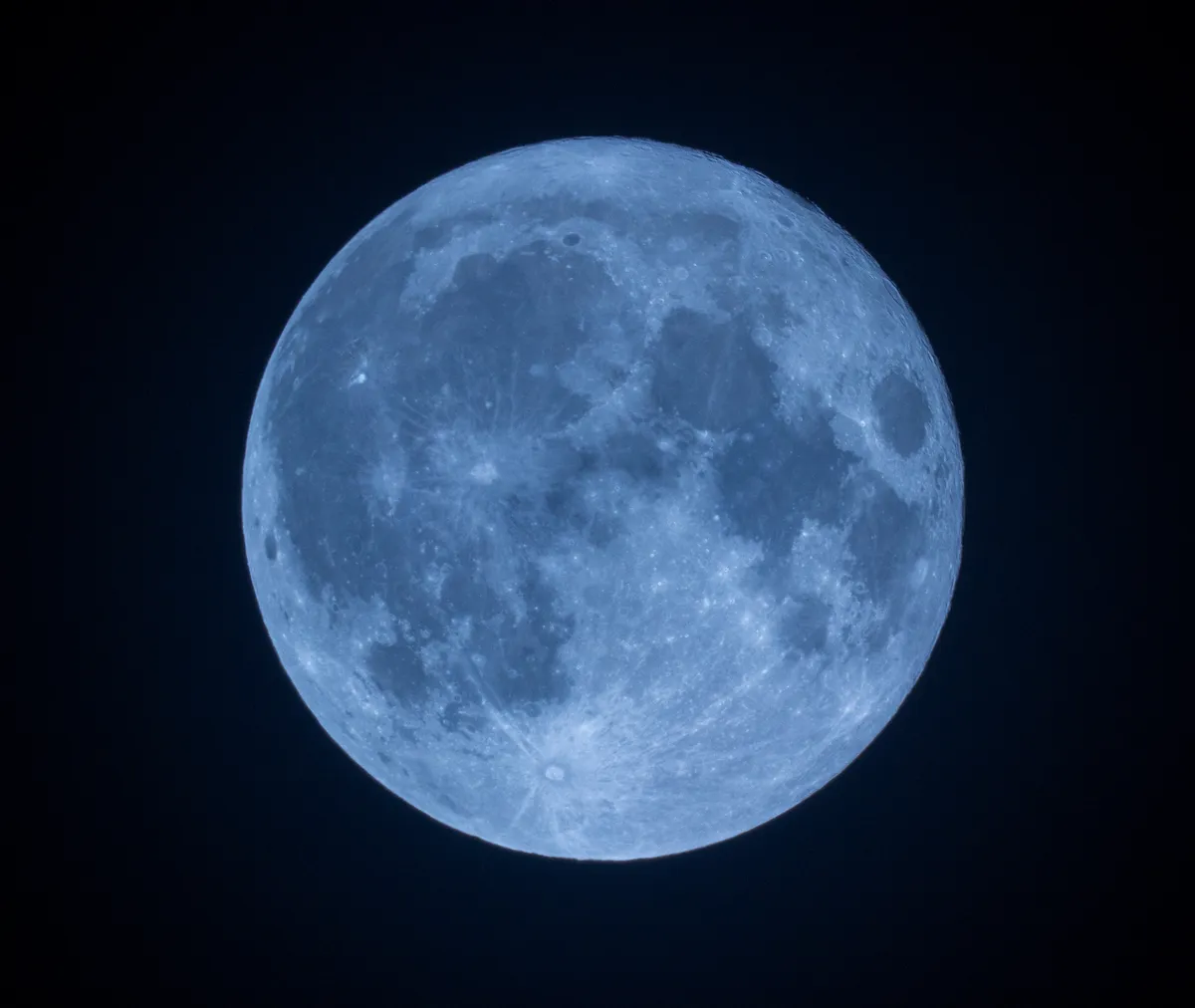 Tungsten Moon by Steve Brown, Stokesley, N. Yorkshire, UK. Equipment: Canon 600D, Celestron NexStar 6SE.