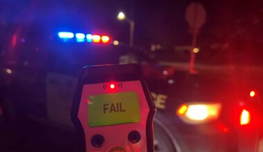 Driver calls cops on himself following Ottawa crash leading to impaired driving charges
