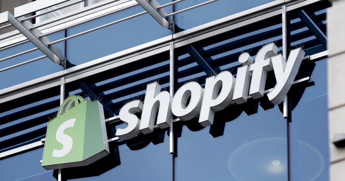 Shopify leans deeper into AI, reports US$581M Q1 loss