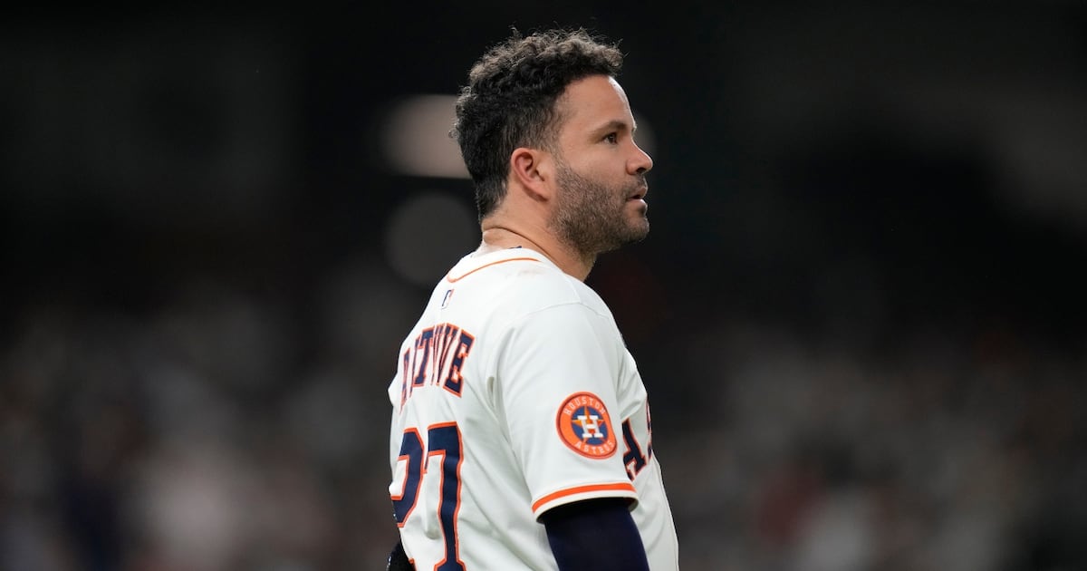 Jose Altuve set for MRI after exiting Astros' win early