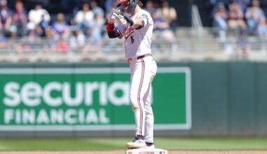 Twins hold on to beat Blue Jays after Ryan leaves with elbow soreness