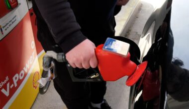Gas prices in Toronto: when to fill up this week