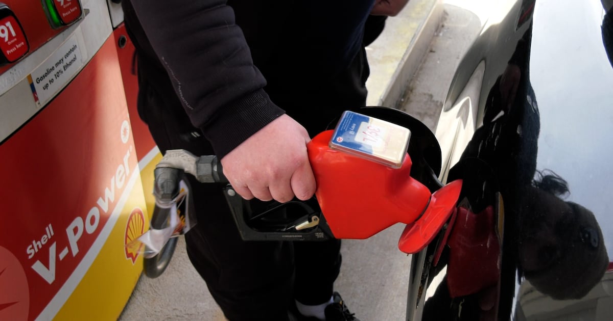 Gas prices in Toronto: when to fill up this week