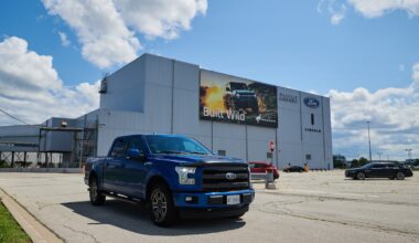 Ottawa gives Ford Motor Co. $464-million to refit shuttered truck plant