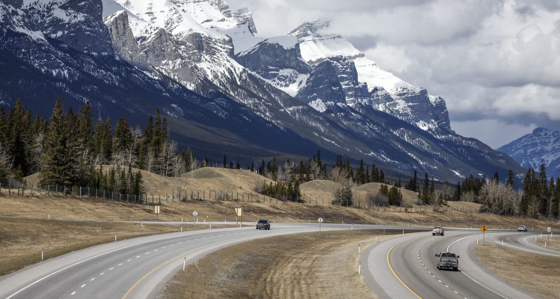 Spring snowstorm threatens May long weekend travel