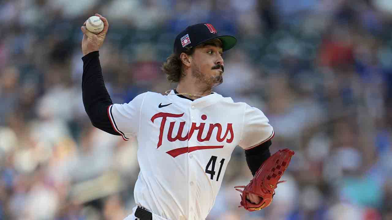 Twins ace Joe Ryan exits early vs. Blue Jays with right elbow soreness