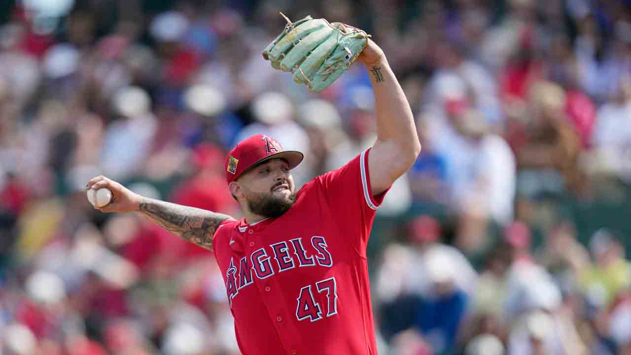 Angels reinstate Alek Manoah from injured list ahead of series vs. Blue Jays