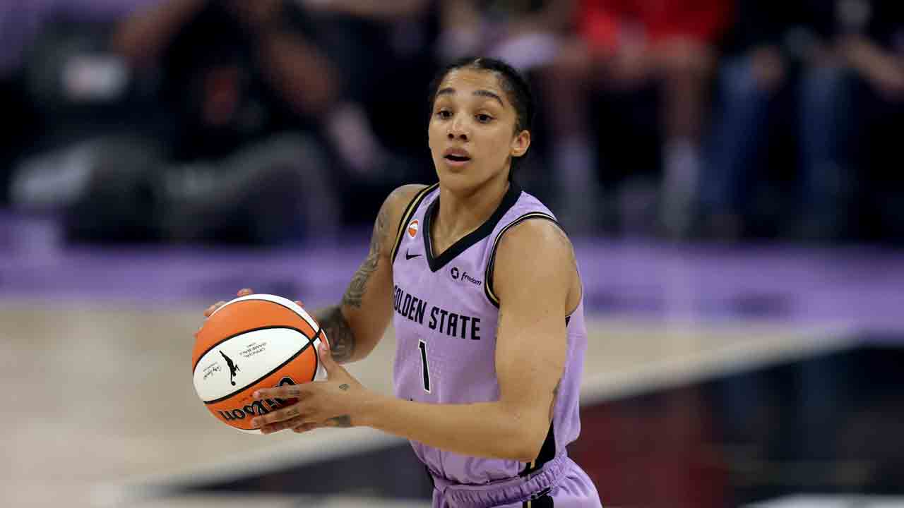 Williams' 15 points lead Valkyries' balanced attack in win over Sun