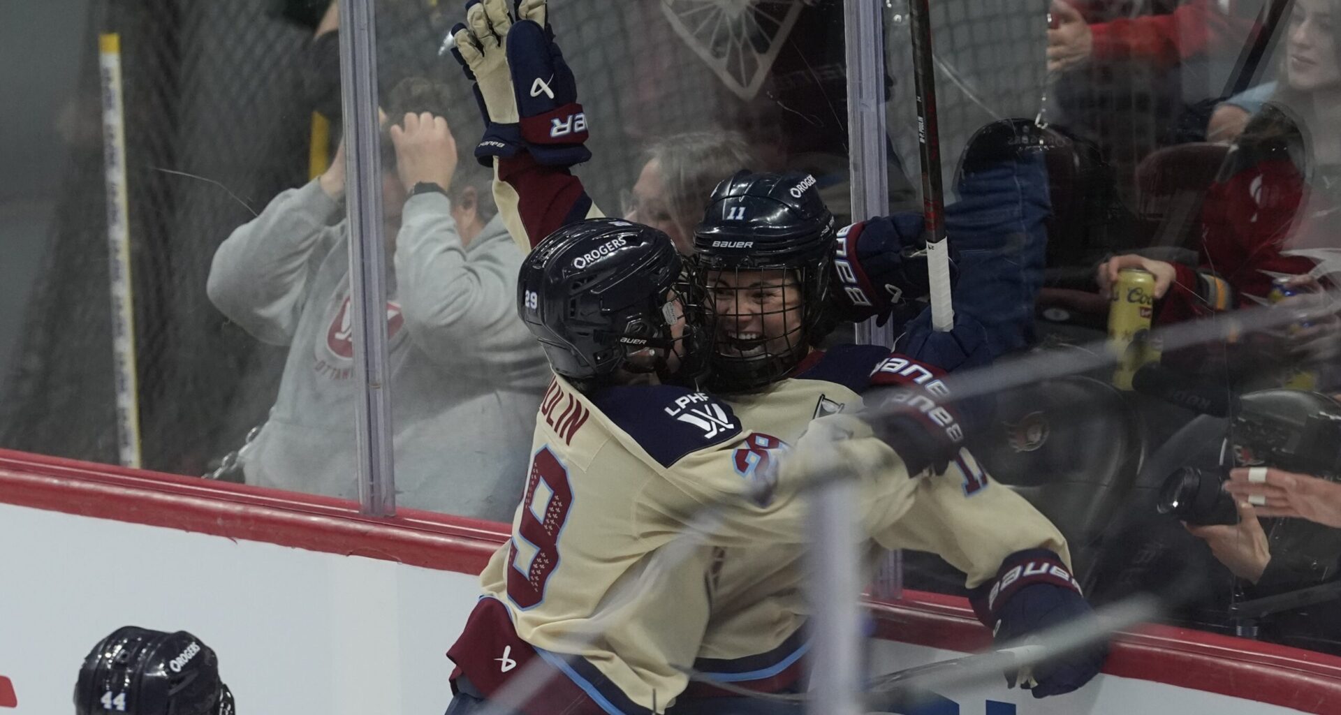 Montreal Victoire defeat Ottawa Charge 4-0 in Game 4 to win 1st Walter Cup