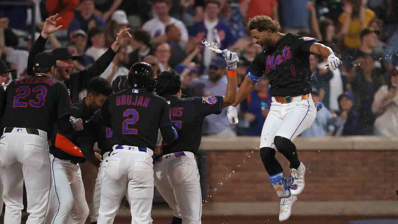 MLB Roundup: Four teams win on walk-off homers