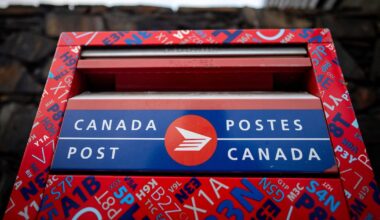 Canada Posts logs $205M loss in Q1