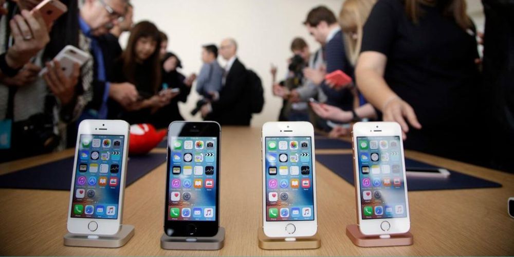 Why digital devices and online accounts need spring cleaning