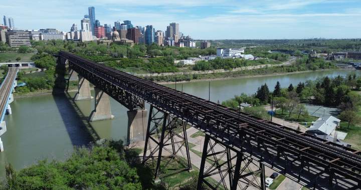 Edmonton city councillors discuss ways to save High Level Bridge - Edmonton