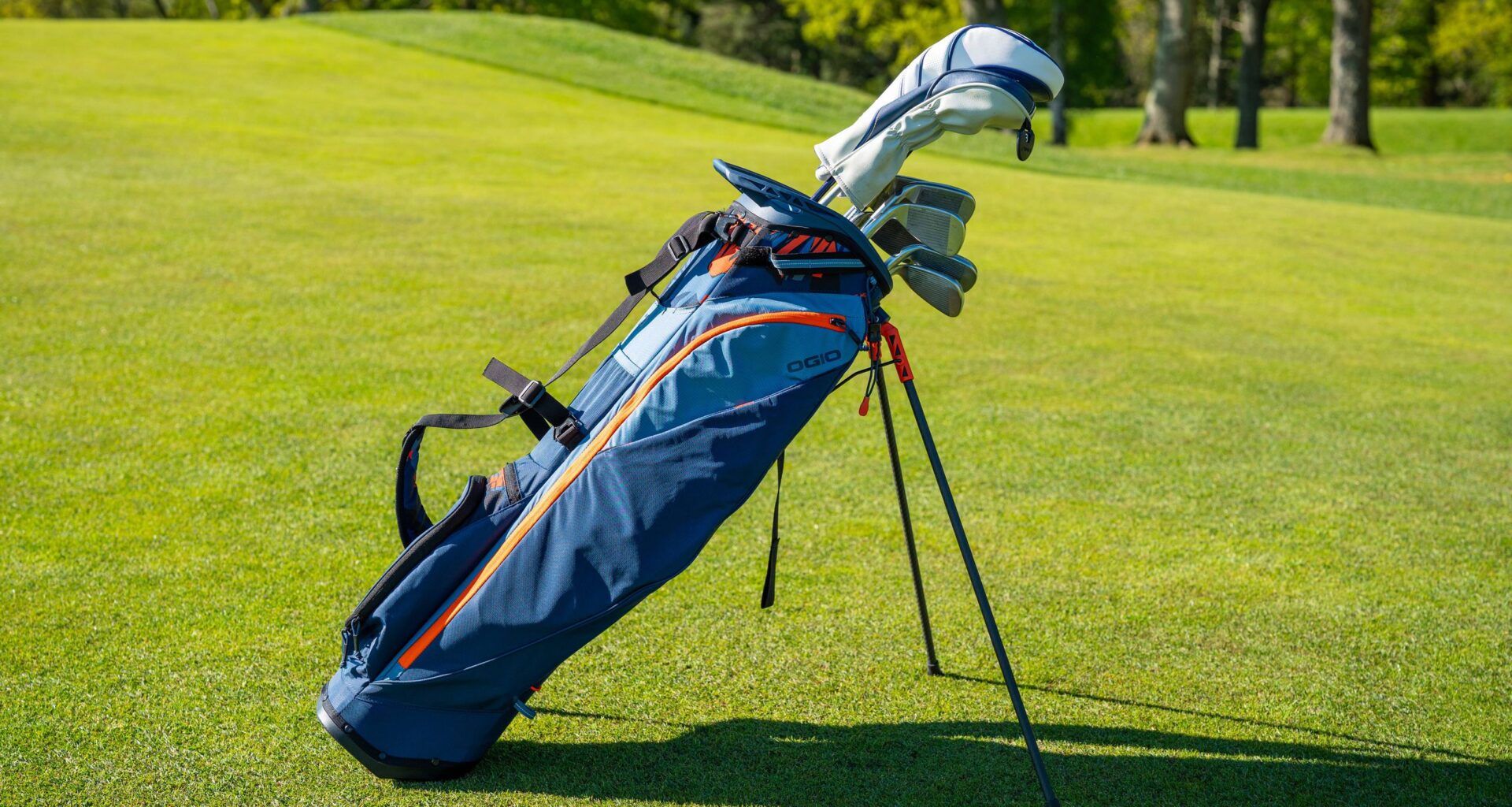 Ogio Featherlite: The Best Golf Carry Bag For Every Season?