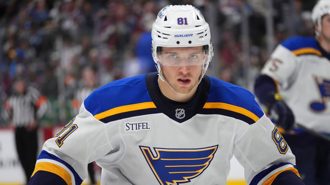 Blues sign Dylan Holloway to five-year, $38.75M contract extension