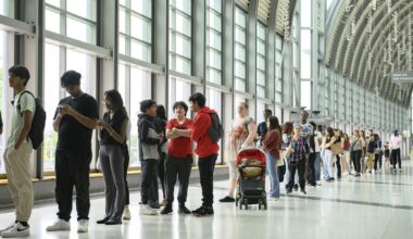 Canada’s summer job market stabilizing after years of decline, report says