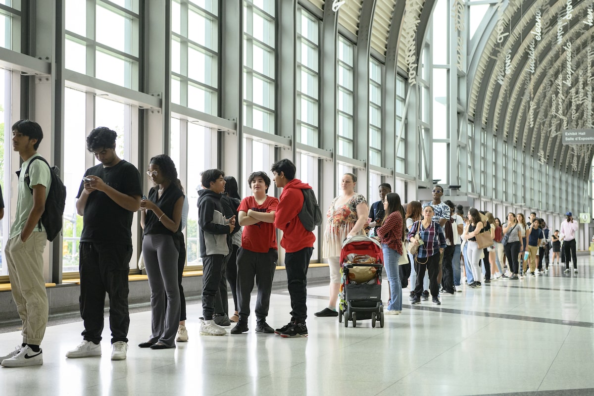 Canada’s summer job market stabilizing after years of decline, report says