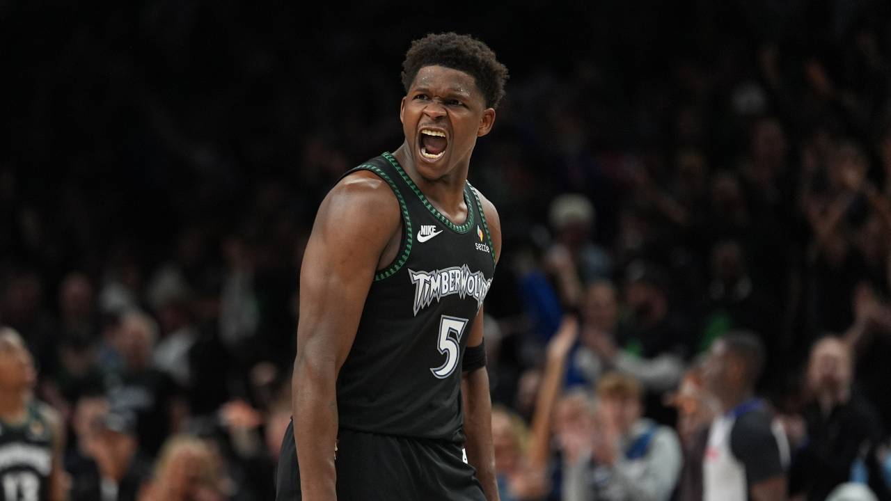 Anthony Edwards awes Timberwolves with his performance despite knee troubles