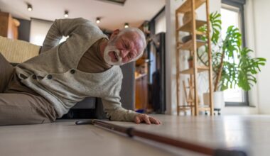 Falls After 40 May Warn of Future Dementia, Major Review Finds : ScienceAlert