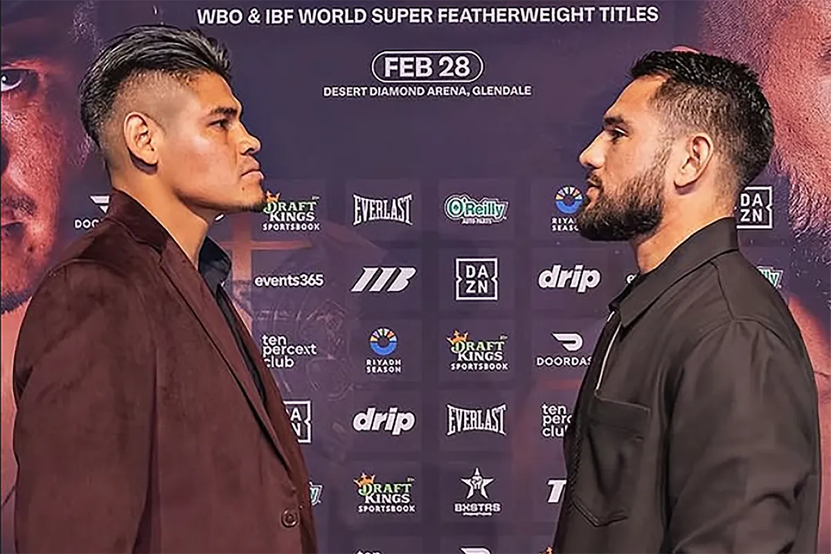 Emanuel Navarrete and Eduardo Nuñez face off during a January 23 media day session at 435 Collective in Phoenix to promote their 130lbs unification bout on February 28 in nearby Glendale, AZ. 