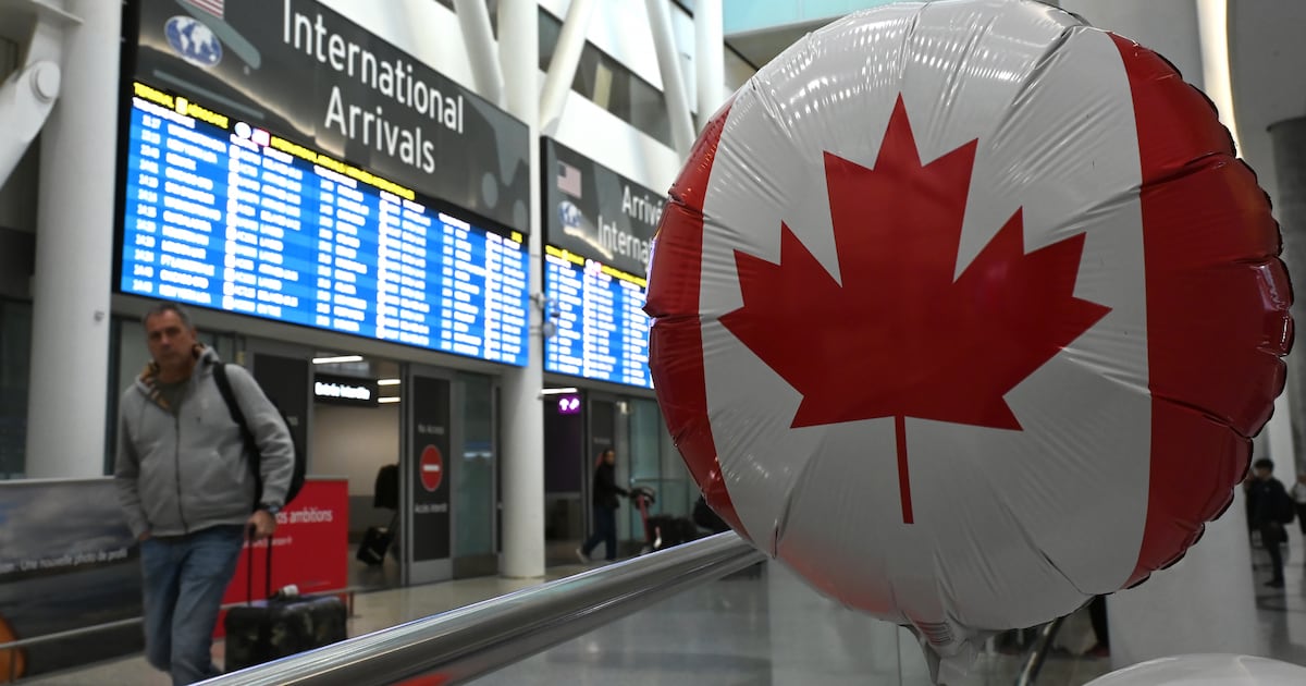 Canadian travel to U.S. continues downward trend, new Statistics Canada data suggests - CTV News
