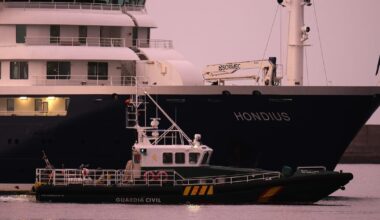 Canadians on ship to disembark